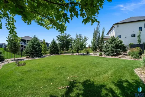 Exterior - 7309 E Donnelly Dr, Sioux Falls, SD 57110 photo 17 of 19