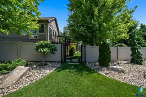 Exterior - 7309 E Donnelly Dr, Sioux Falls, SD 57110 photo 16 of 19
