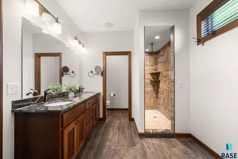 Bath - 7309 E Donnelly Dr, Sioux Falls, SD 57110 photo 1 of 6