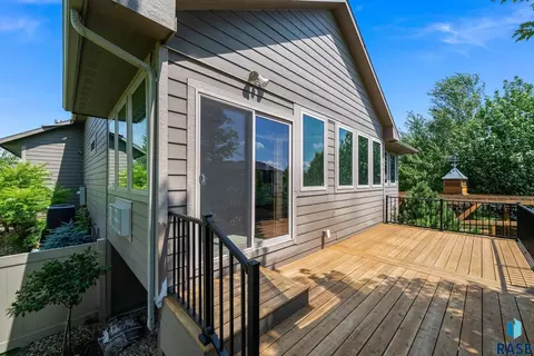 Exterior - 7309 E Donnelly Dr, Sioux Falls, SD 57110 photo 5 of 19