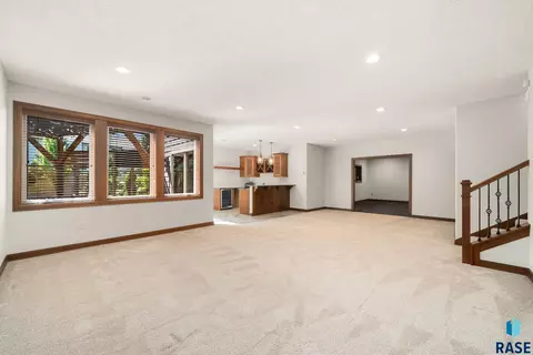 Living - 7309 E Donnelly Dr, Sioux Falls, SD 57110 photo 8 of 10