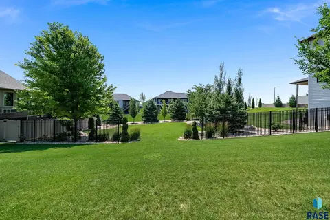 Exterior - 7309 E Donnelly Dr, Sioux Falls, SD 57110 photo 15 of 19