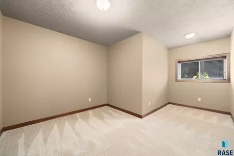 Bedroom - 7309 E Donnelly Dr, Sioux Falls, SD 57110 photo 6 of 8