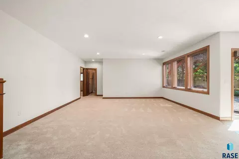 Living - 7309 E Donnelly Dr, Sioux Falls, SD 57110 photo 10 of 10