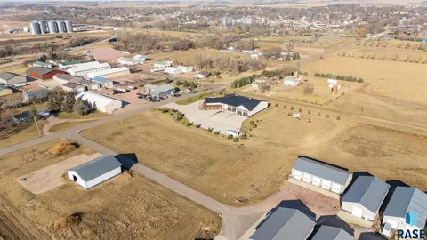 602 S Garfield Ave, Dell Rapids, SD 57022 photo 9