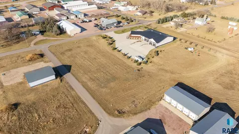 602 S Garfield Ave, Dell Rapids, SD 57022 photo 8