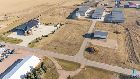 602 S Garfield Ave, Dell Rapids, SD 57022 photo 5