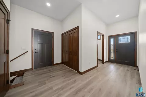 Entry Way - 7804 E Bull Pine Trl, Sioux Falls, SD 57110 photo 2 of 3