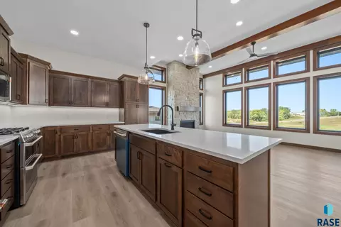 Kitchen - 7804 E Bull Pine Trl, Sioux Falls, SD 57110 photo 1 of 5