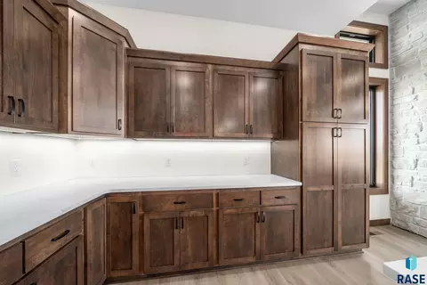 Kitchen - 7804 E Bull Pine Trl, Sioux Falls, SD 57110 photo 3 of 5