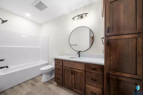 Bath - 7804 E Bull Pine Trl, Sioux Falls, SD 57110 photo 7 of 7