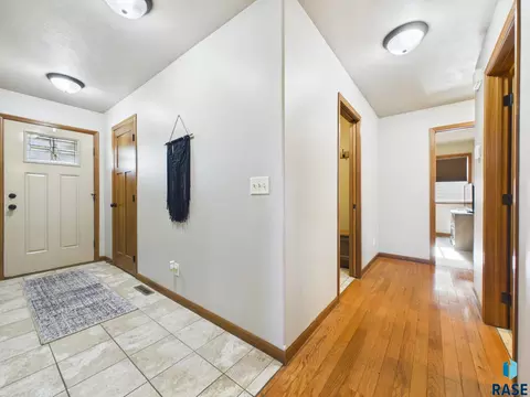 Entry Way - 3917 E Brookline Dr, Sioux Falls, SD 57103 photo 1 of 1