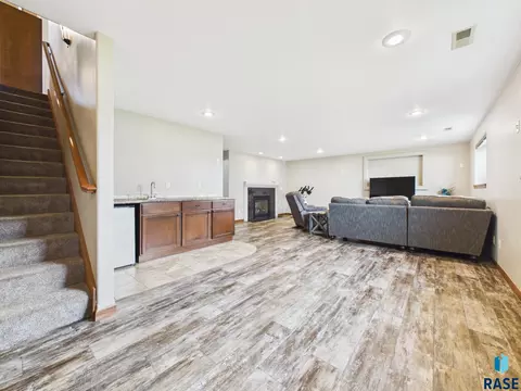 Living - 3917 E Brookline Dr, Sioux Falls, SD 57103 photo 3 of 7