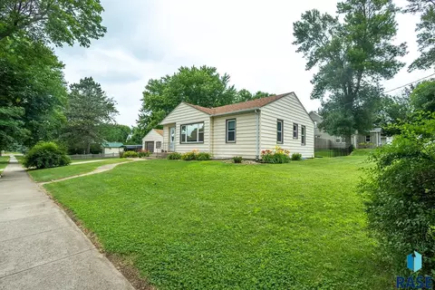 Other - 808 2nd St, Garretson, SD 57030 photo 4 of 8