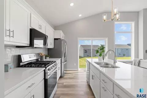 2213 E Alexa St, Brandon, SD 57005 photo 5