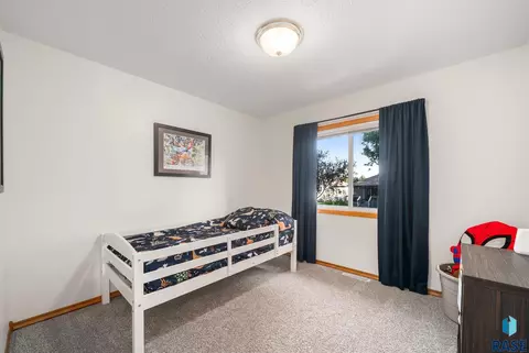 817 E Pine St, Brandon, SD 57005 photo 21