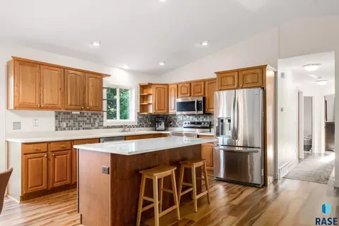 817 E Pine St, Brandon, SD 57005 photo 16