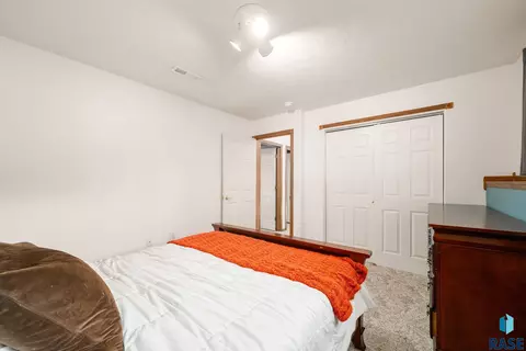 817 E Pine St, Brandon, SD 57005 photo 38