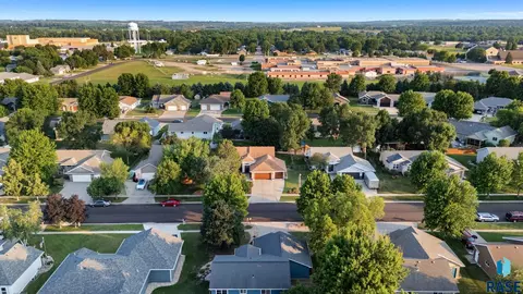 817 E Pine St, Brandon, SD 57005 photo 68