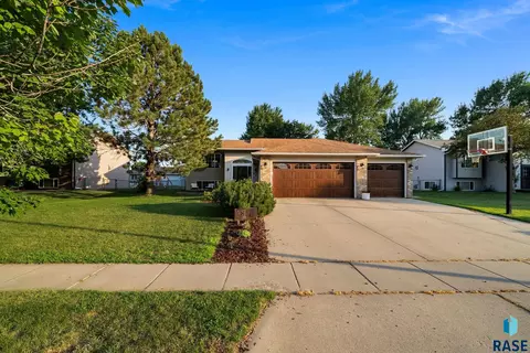 817 E Pine St, Brandon, SD 57005 photo 58