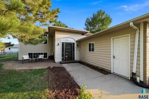 817 E Pine St, Brandon, SD 57005 photo 55