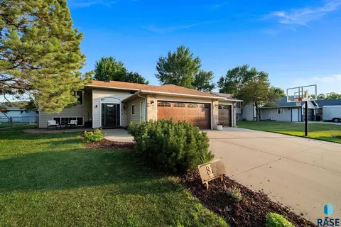 817 E Pine St, Brandon, SD 57005 photo 70