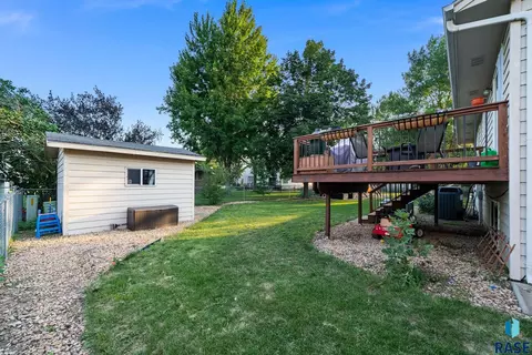 817 E Pine St, Brandon, SD 57005 photo 46
