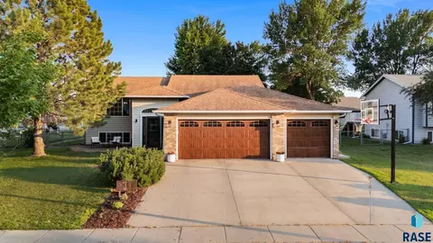 817 E Pine St, Brandon, SD 57005 photo 60