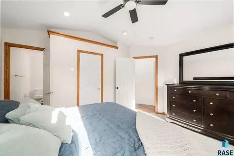 817 E Pine St, Brandon, SD 57005 photo 27