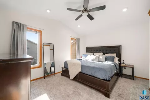 817 E Pine St, Brandon, SD 57005 photo 25