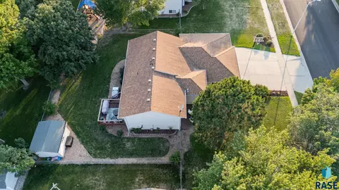 817 E Pine St, Brandon, SD 57005 photo 65