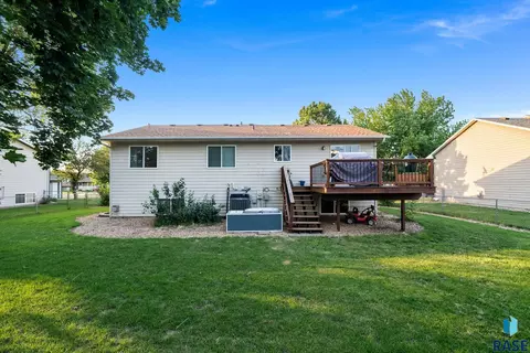 817 E Pine St, Brandon, SD 57005 photo 44