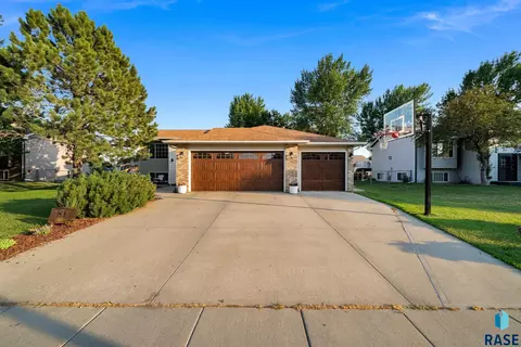 817 E Pine St, Brandon, SD 57005 photo 56