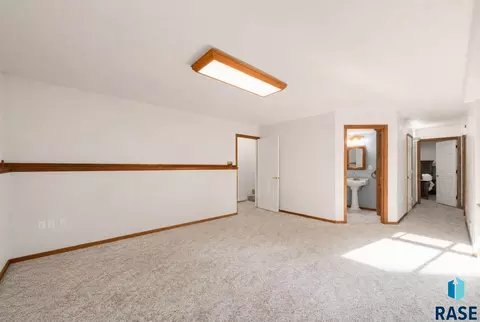 817 E Pine St, Brandon, SD 57005 photo 35
