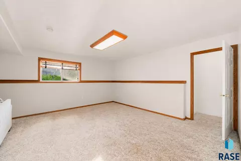 817 E Pine St, Brandon, SD 57005 photo 31