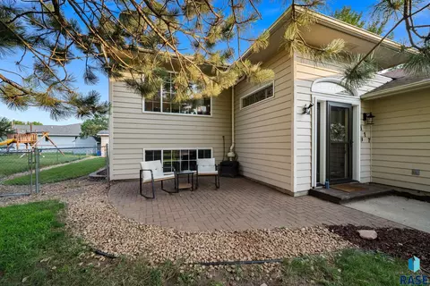 817 E Pine St, Brandon, SD 57005 photo 54