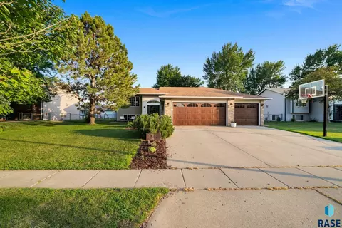 817 E Pine St, Brandon, SD 57005 photo 69