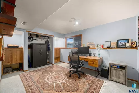 817 E Pine St, Brandon, SD 57005 photo 39
