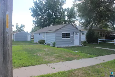 Other - 1011 E 13th St, Yankton, SD 57078 photo 2 of 15