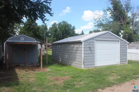 Other - 1011 E 13th St, Yankton, SD 57078 photo 3 of 15