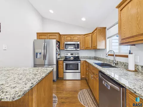 Kitchen - 1705 E 63rd St, Sioux Falls, SD 57108 photo 2 of 3