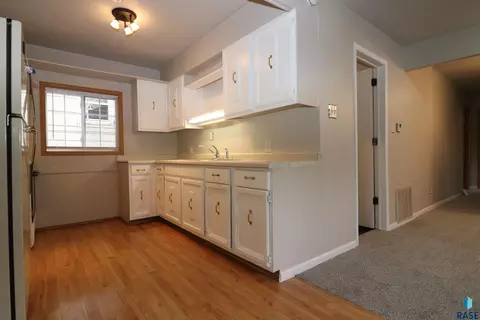 1312 E 5th St, Sioux Falls, SD 57103 photo 10