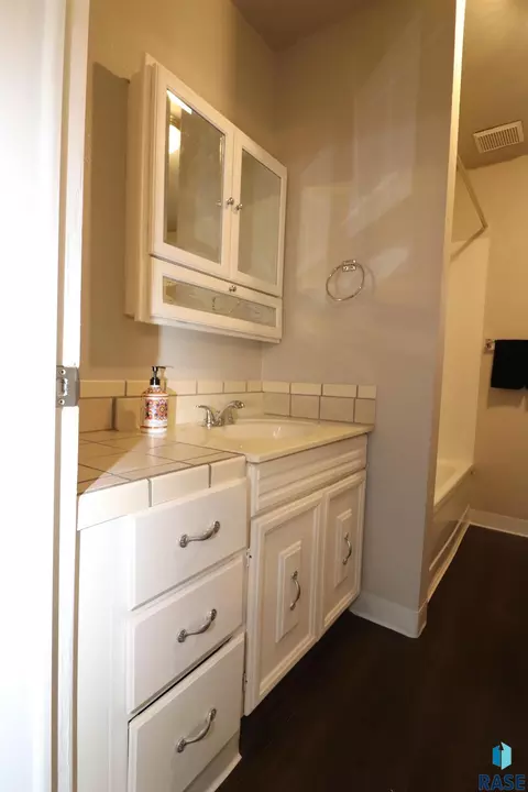 1312 E 5th St, Sioux Falls, SD 57103 photo 23