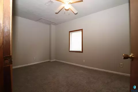 1312 E 5th St, Sioux Falls, SD 57103 photo 17