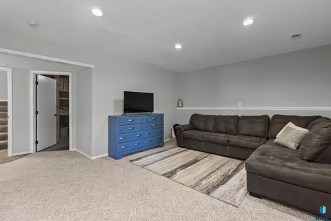 Other - 112 W River Oak Ct, Brandon, SD 57005 photo 6 of 9