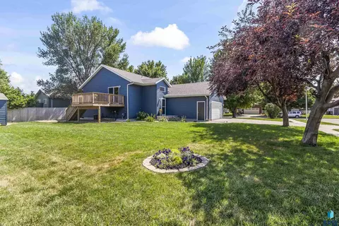 Exterior - 112 W River Oak Ct, Brandon, SD 57005 photo 5 of 6