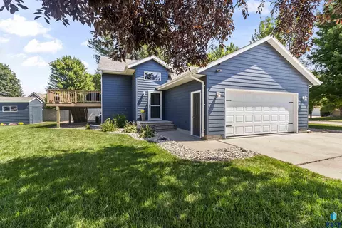 Exterior - 112 W River Oak Ct, Brandon, SD 57005 photo 2 of 6
