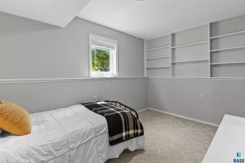 Bedroom - 112 W River Oak Ct, Brandon, SD 57005 photo 7 of 8