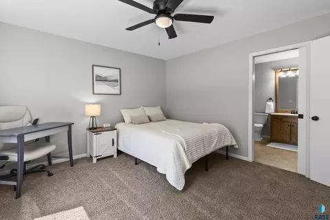 Bedroom - 112 W River Oak Ct, Brandon, SD 57005 photo 3 of 8
