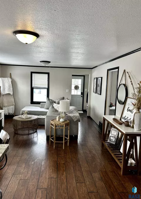 Living - 608 S Conklin Ave, Sioux Falls, SD 57103 photo 1 of 1